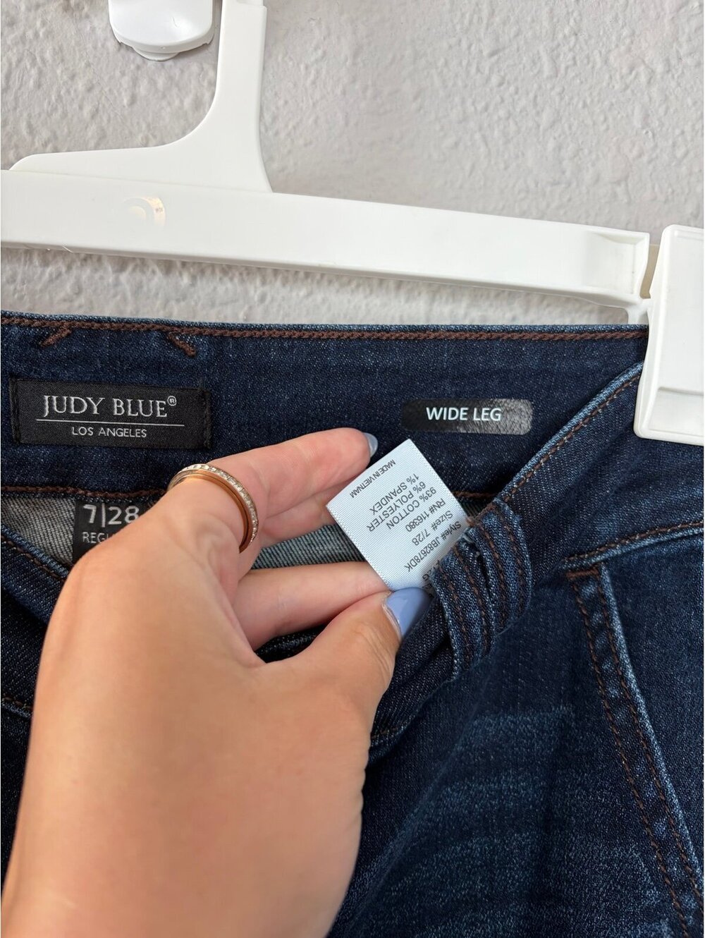 Judy Blue Wide Leg Dark Wash Jeans size 7/28. 32in inseam - Picture 3 of 4